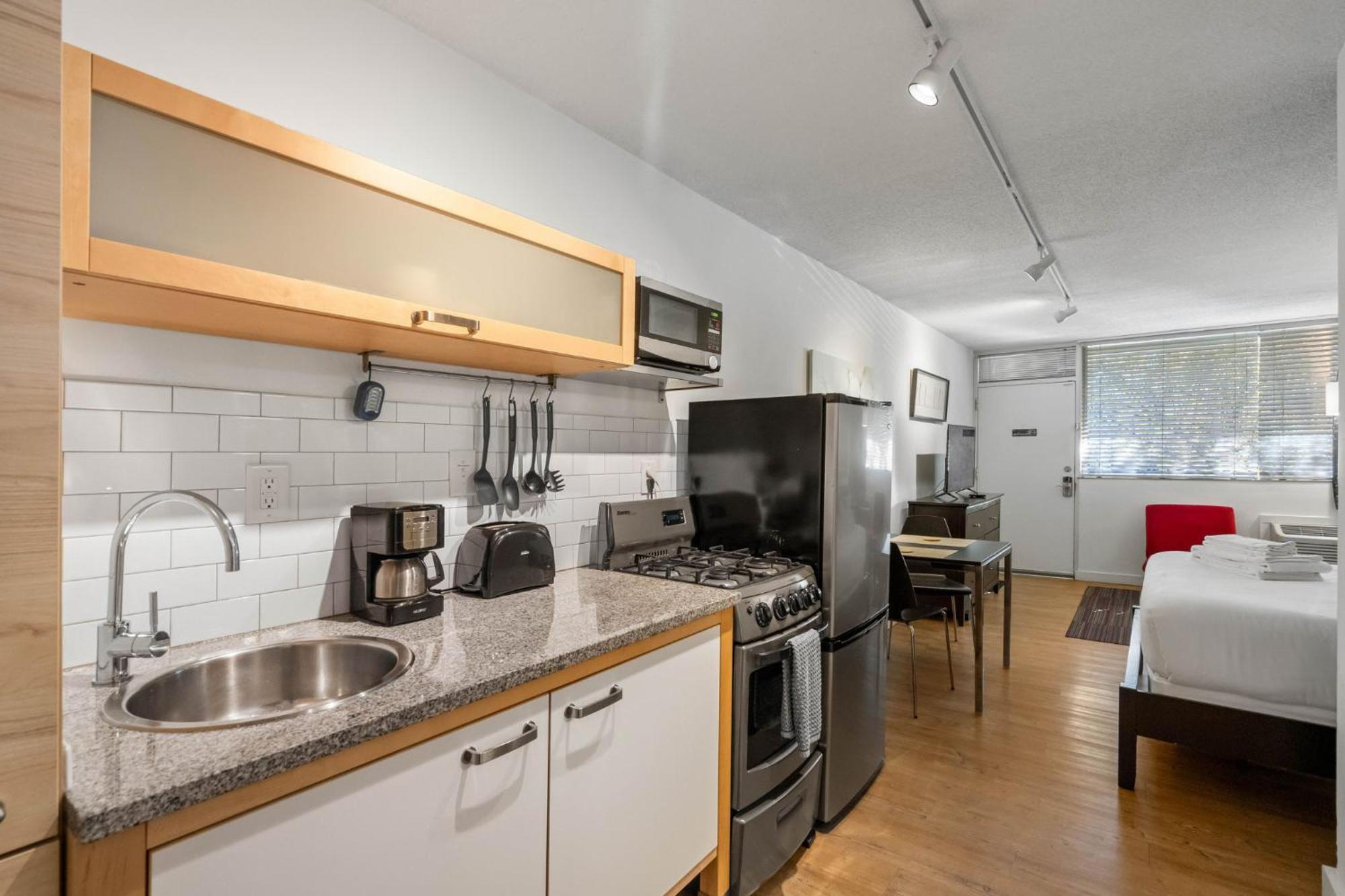 Studios On 25Th By Bca Furnished Apartments Атланта Экстерьер фото