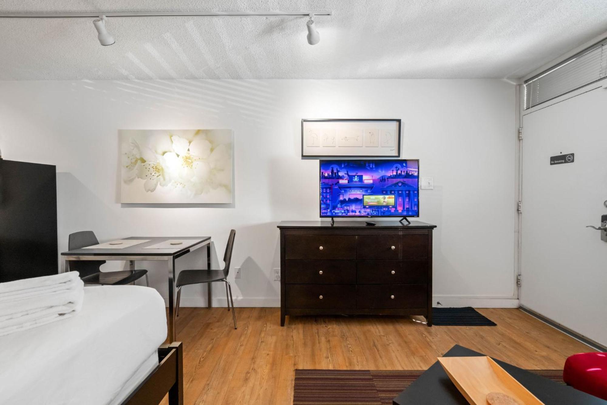 Studios On 25Th By Bca Furnished Apartments Атланта Номер фото