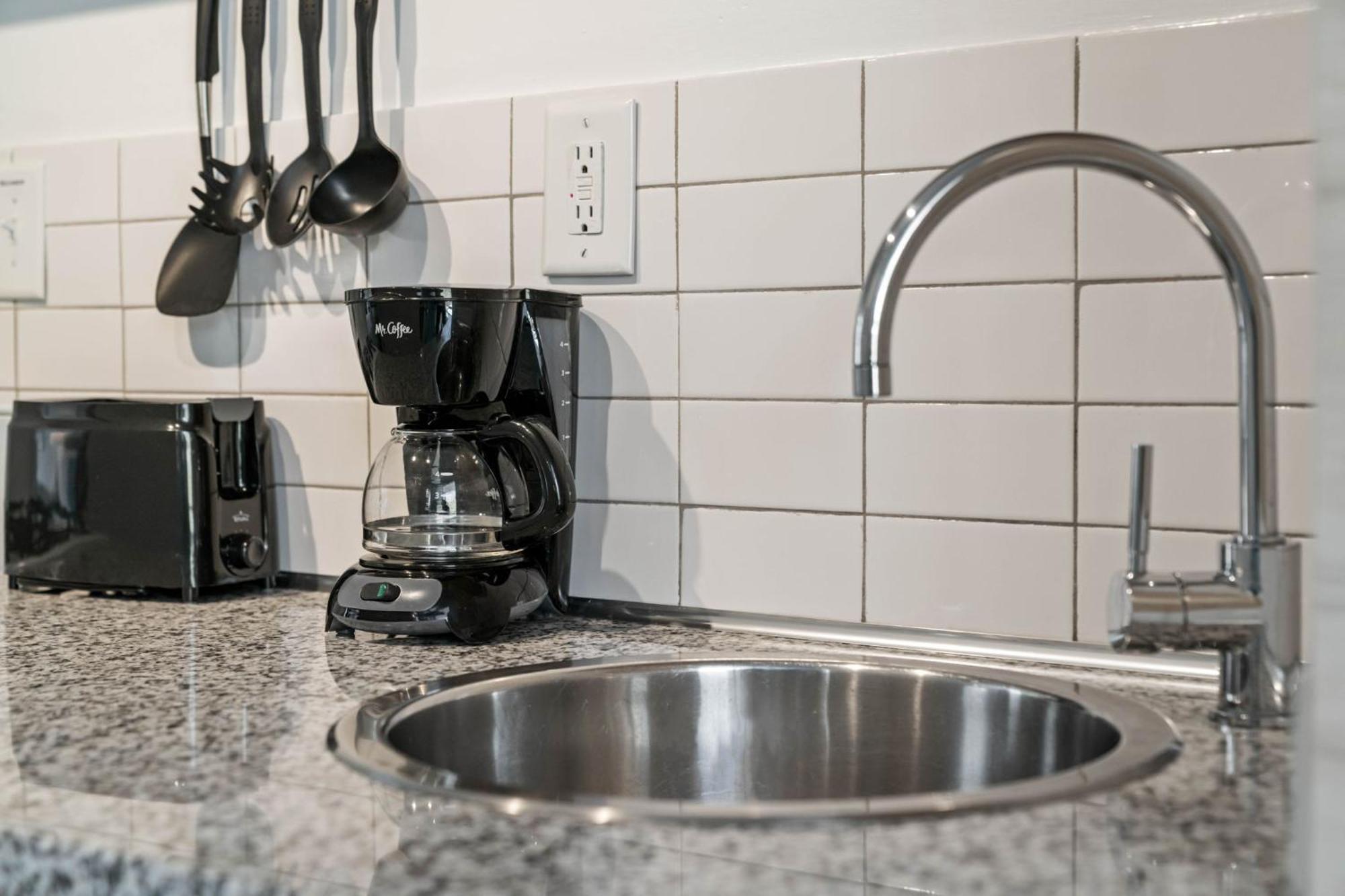 Studios On 25Th By Bca Furnished Apartments Атланта Номер фото